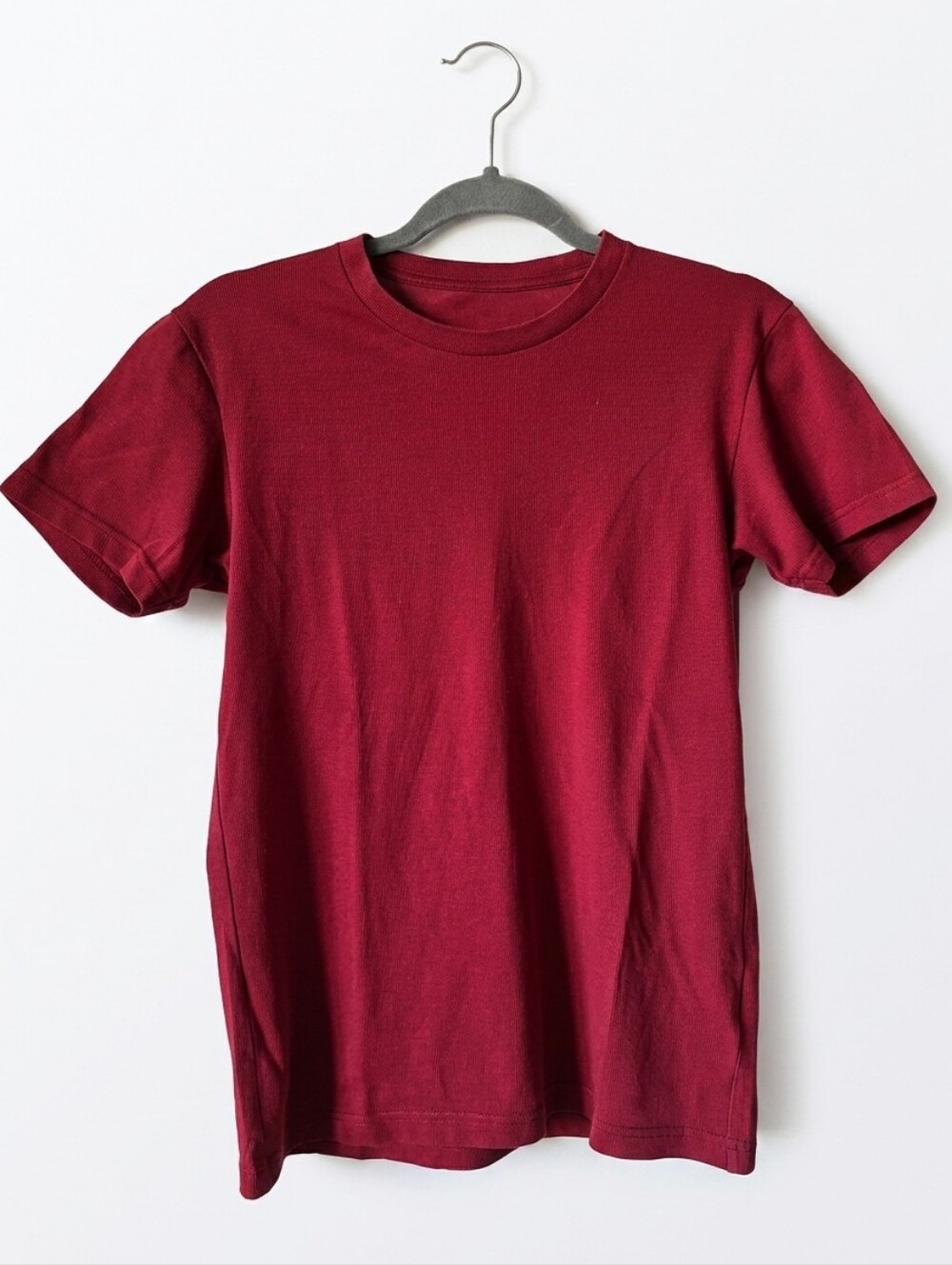 Uniqlo Crew Neck T-Shirt – Men XS – Burgundy